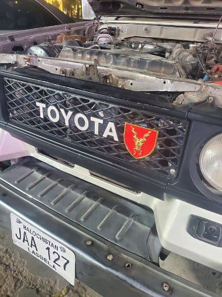 Toyota Land Cruiser 1988 3