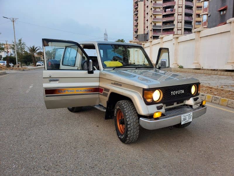 Toyota Land Cruiser 1988 10