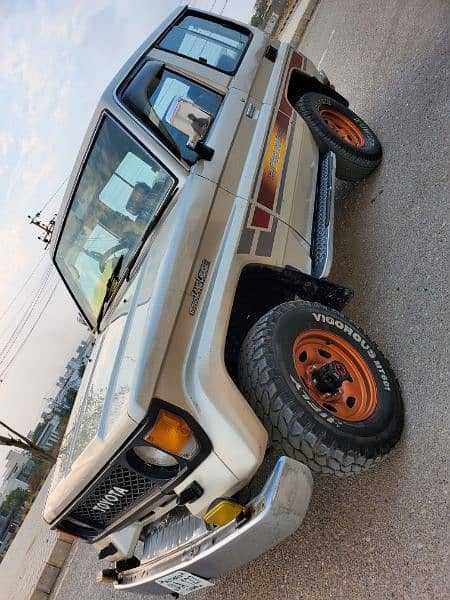 Toyota Land Cruiser 1988 14