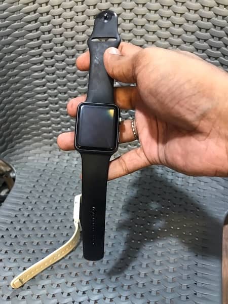 Garmin Vivoative & Apple Watch 4