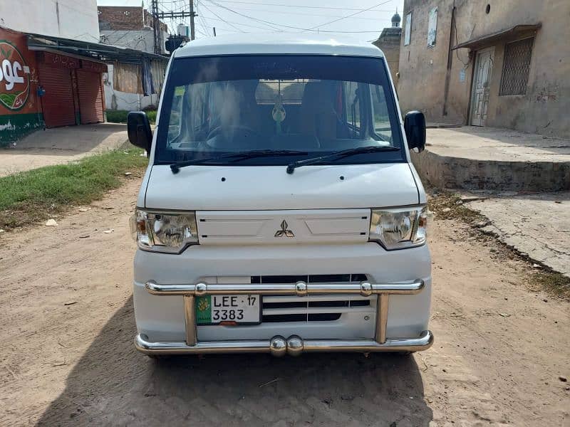 Mitsubishi Minicab Bravo 2017 03467597470 1