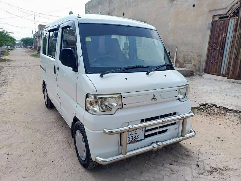 Mitsubishi Minicab Bravo 2017 03467597470 2