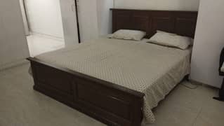 King size antique wooden bed with side tables (polished)