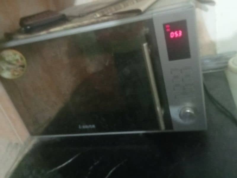 microwave oven  of I zone 36 letter. 0