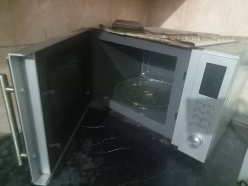 microwave oven  of I zone 36 letter. 4