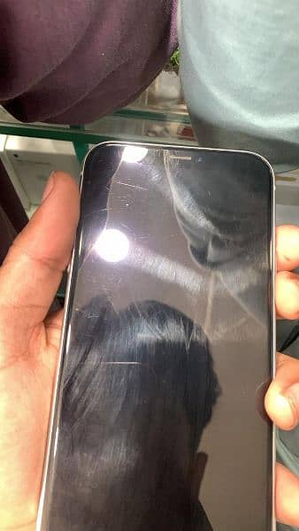 iPhone XR JV 64 GB 4