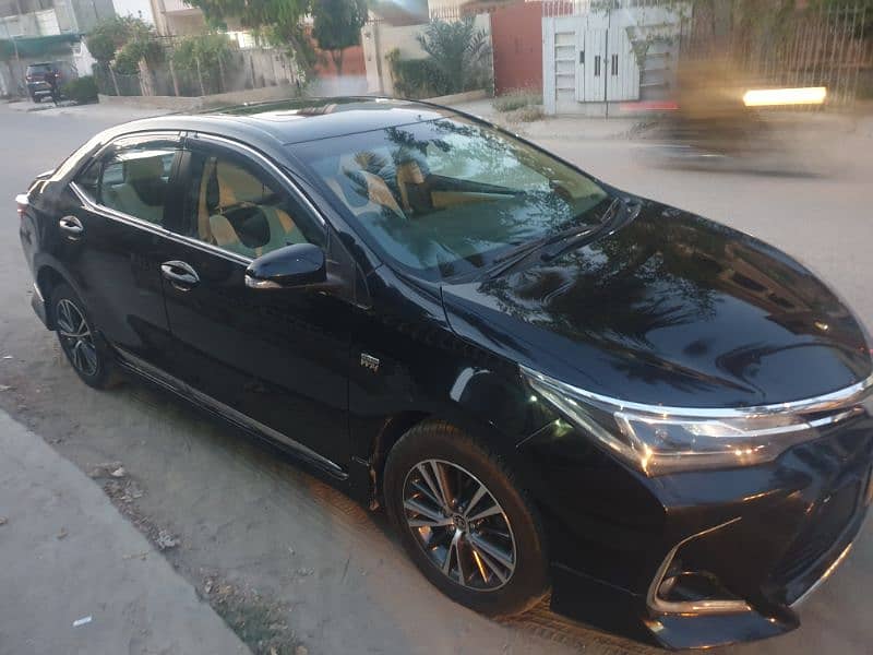 Toyota Corolla Altis 2020 grande 8