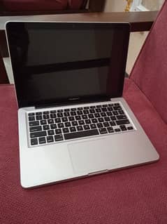 Selling MacBook Pro (Gift From Dubai)