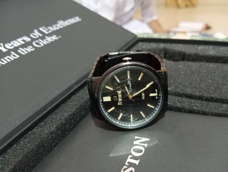 Sveston Watch in Black 1