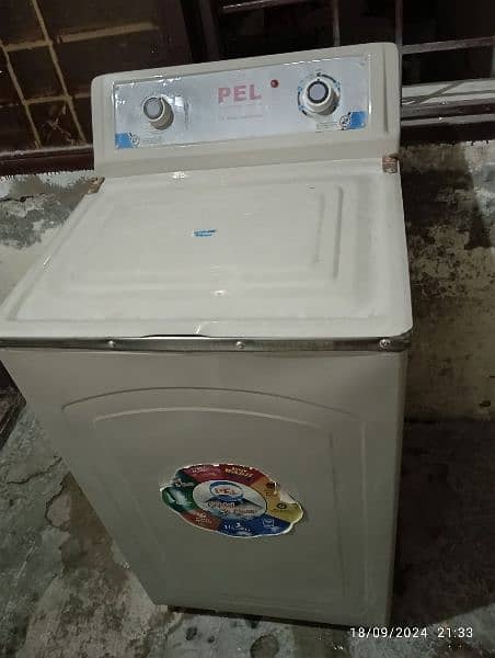 Pel washing machine with iron body. 1