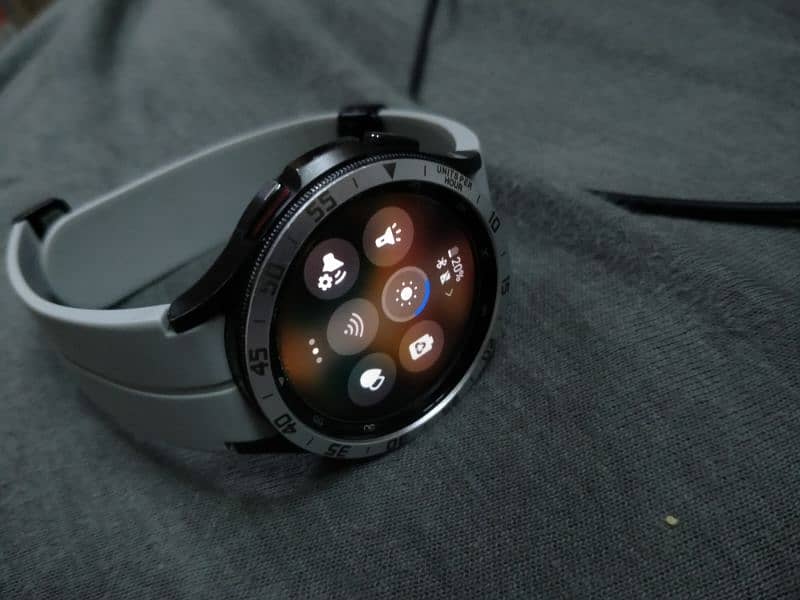 SAMSUNG GALAXY WATCH 4 CLASSIC 7