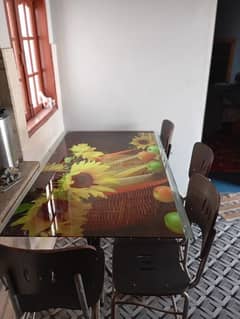 Perfect dining table used but new 0