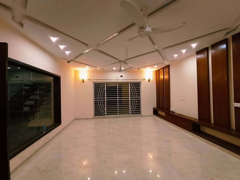 1 kanal modren house Upper Portion For Rent Bahria Town Lahore Prime Location 5