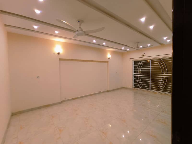 1 kanal modren house Upper Portion For Rent Bahria Town Lahore Prime Location 6