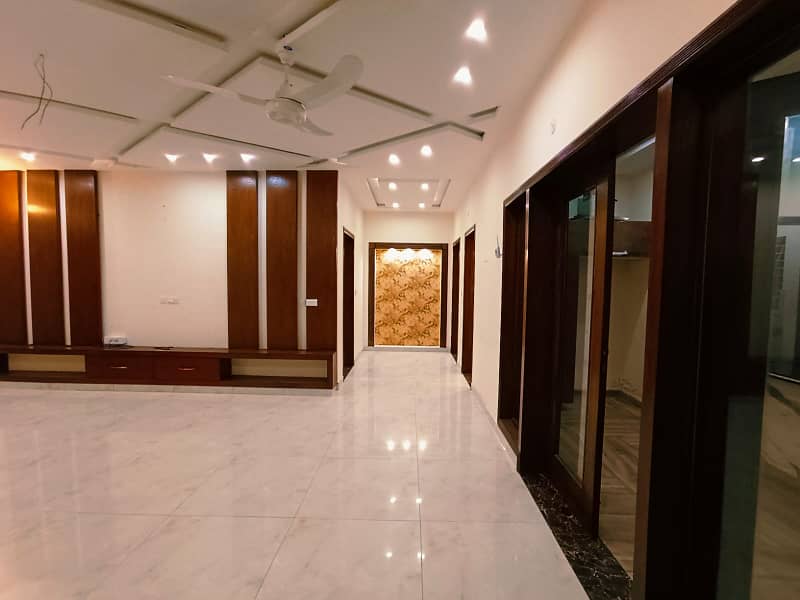 1 kanal modren house Upper Portion For Rent Bahria Town Lahore Prime Location 17