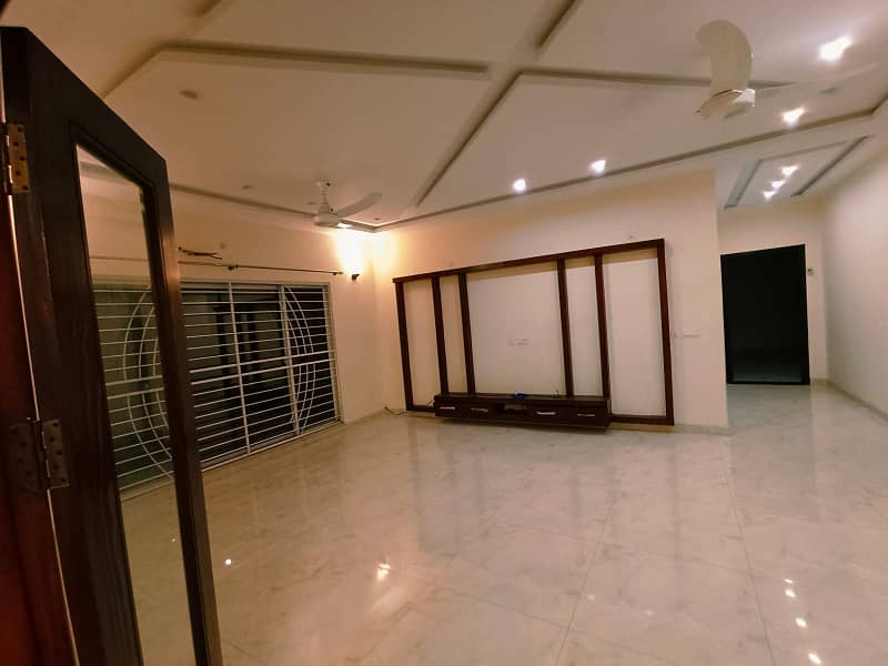 1 kanal modren house Upper Portion For Rent Bahria Town Lahore Prime Location 18