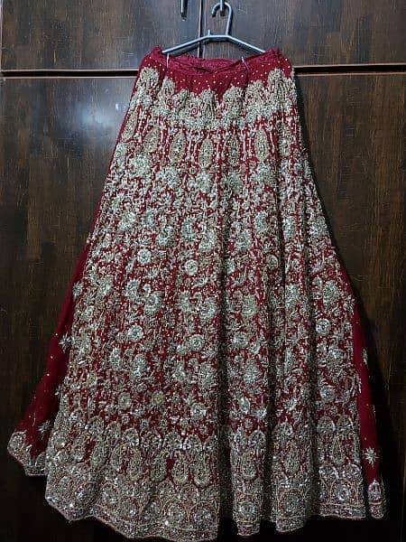 Mehroon color bridal lehnga with 10/10 condition 3