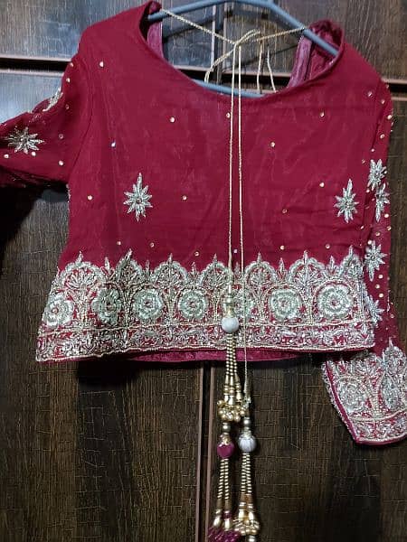 Mehroon color bridal lehnga with 10/10 condition 11