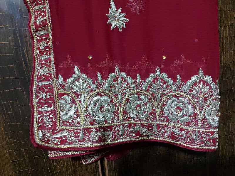 Mehroon color bridal lehnga with 10/10 condition 14