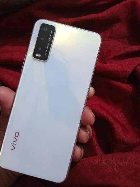 Vivo y20 without box and charger and mobile ki screen crack hai in Hvn 1