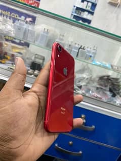 xr 64 gb factory airtite water pack 9.5/10 condition red colour e sim 0