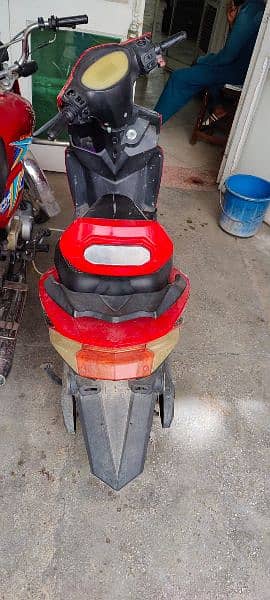 Electric Scooty for Sale in Lahore. 7