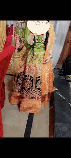 mehndi lehnga