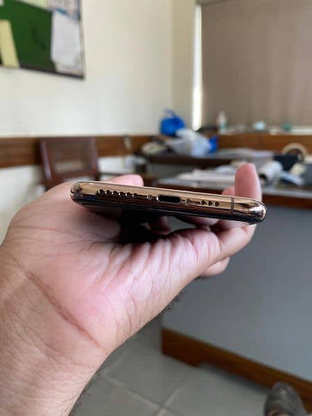 iphone xs for sale (non pta) 1