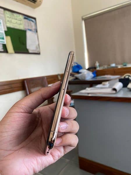 iphone xs for sale (non pta) 2