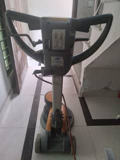 floor scrubbing machine good in condition