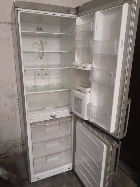 LG non frost fridge 3