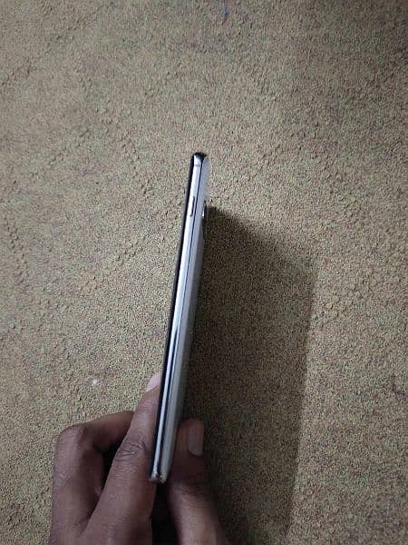 Samsung Galaxy S10 Plus (Dual Sim) 5