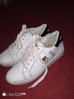 Branded white sneakers 41 (7) number for sale