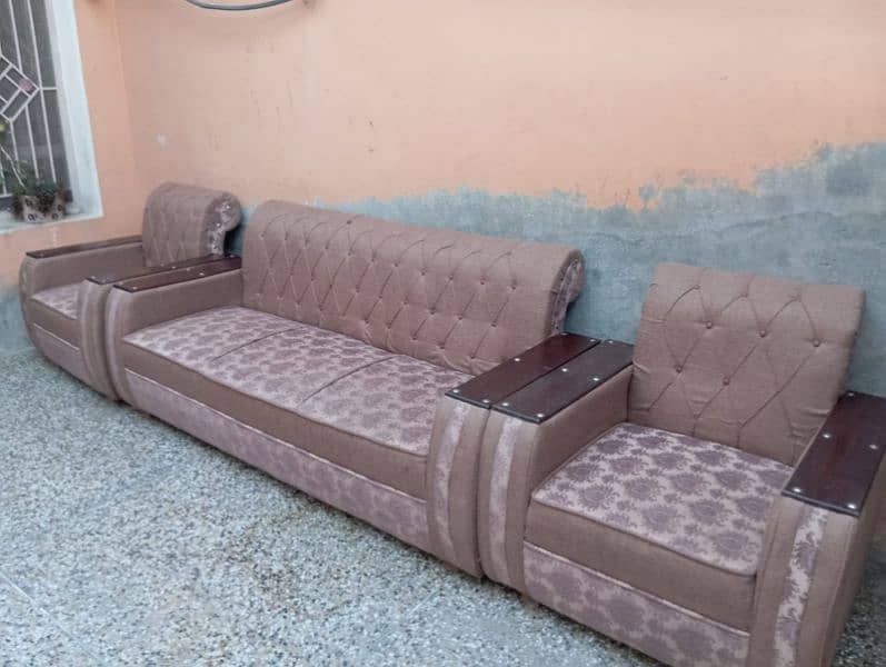 Five seater sofa set in good condition 7