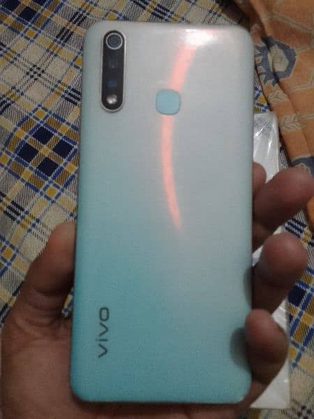 vivo Y19 condition 10/8 with original charger and box 1