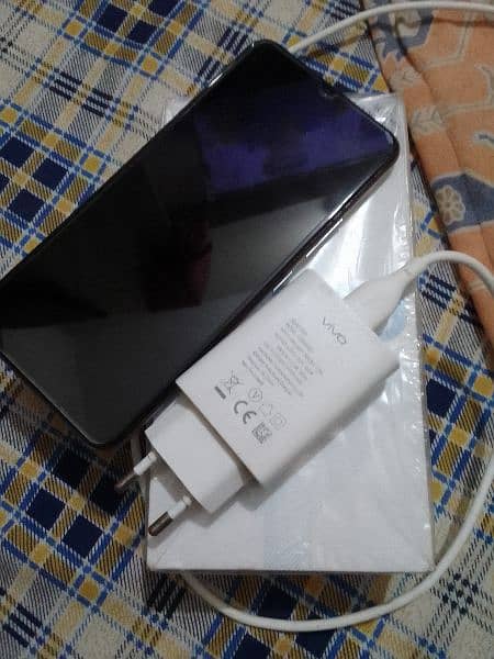 vivo Y19 condition 10/8 with original charger and box 4