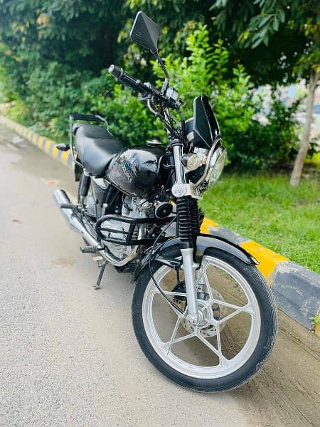 SUZUKI GS SE 2022 MODEL 10000 KM 10/10 BIKE LOCAL USED 10