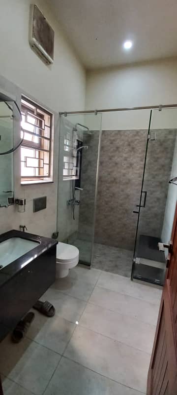 10 Marla Upper portion available for rent lower portion lock 8