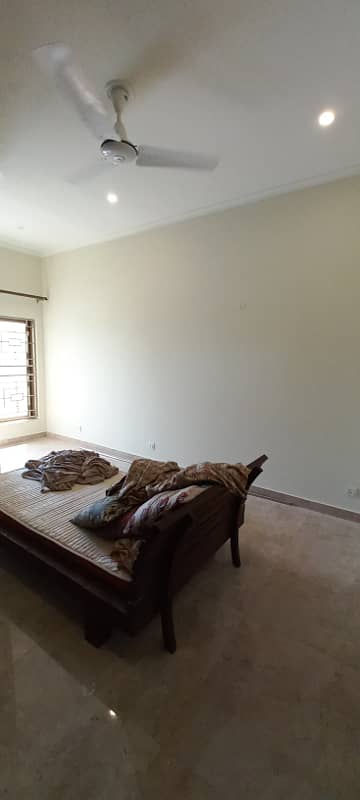 10 Marla Upper portion available for rent lower portion lock 15