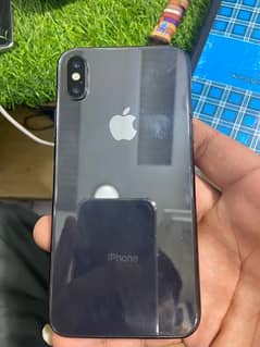 iPhone X 64 gb non pta but 2 moth sim working lush condition 0