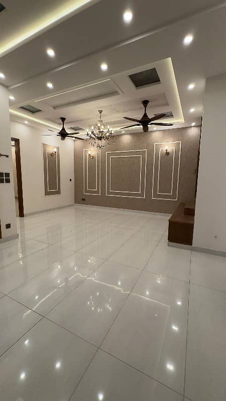 1 Kanal Ideal House For Office 5