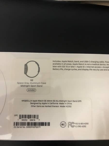 Apple Watch SE GPS (1st Gen) Box pack 3