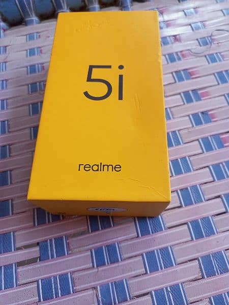 Realme 5i 4+64gb set and box no charger 3