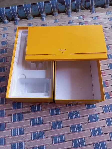 Realme 5i 4+64gb set and box no charger 5