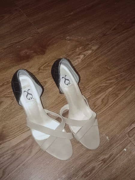 Brand new designer DUNE heels for sale 1