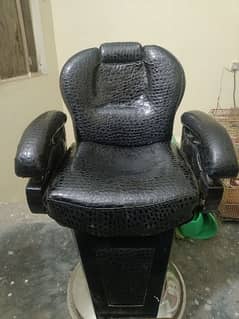 I am selling my hair salon chair condition like a new