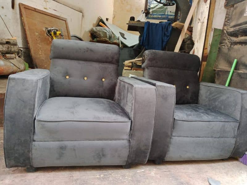 5 Seater wooden sofa set with 2 tables 7