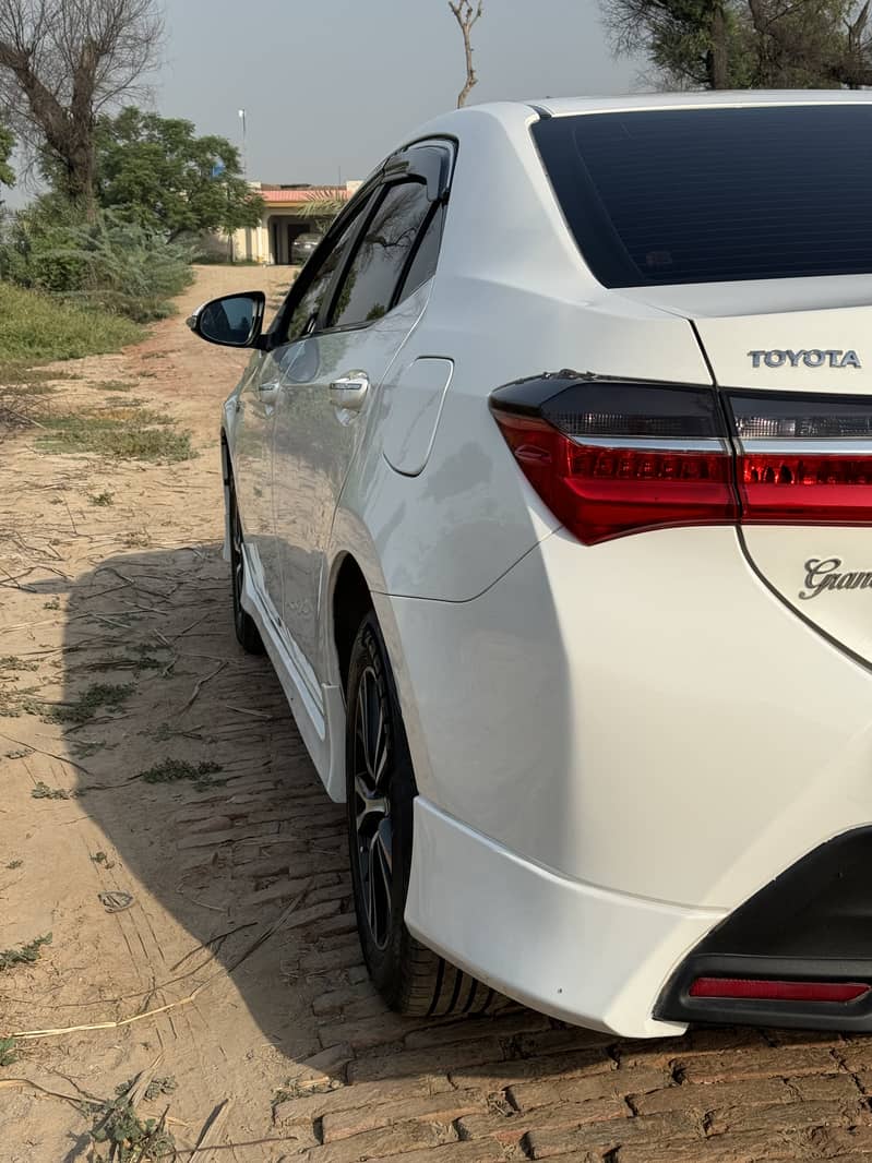 Toyota Corolla Altis 2022 Grande 2022 model 3