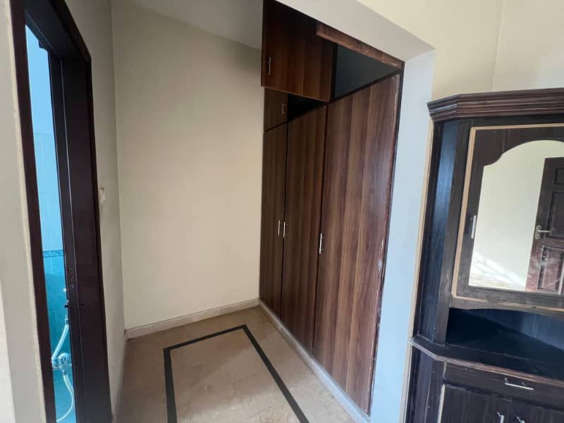 10 Marla upper portion for Rent in G-13/3 5