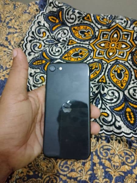 I phone SE 2nd Generation 4-64 1